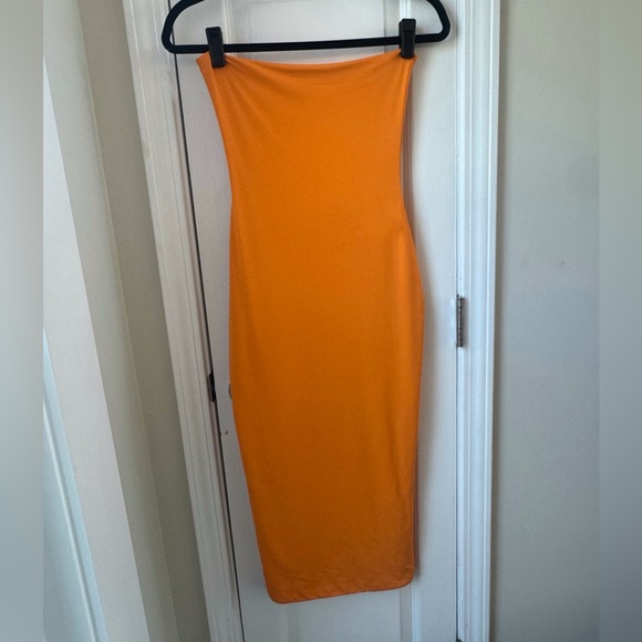 MESHKI Strapless Orange Bodycon Midi Dress Size Small - Picture 2 of 5